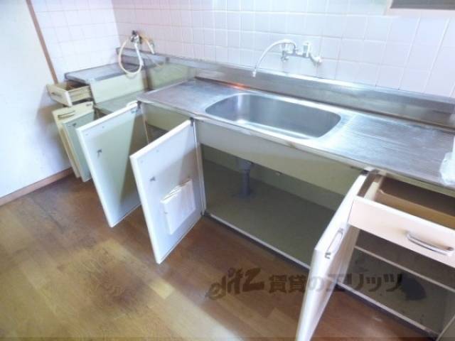 キッチン　収納下