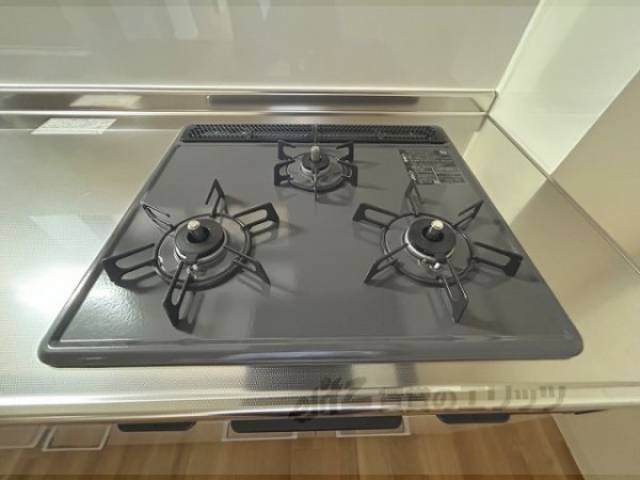 キッチン　ガス3口コンロ