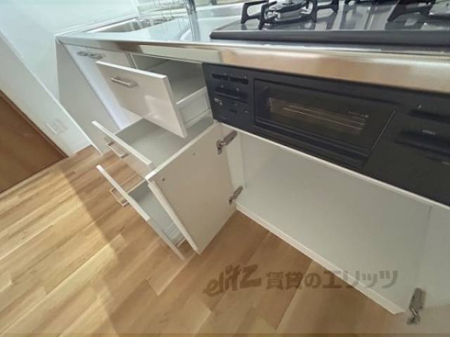 キッチン　キッチン下部収納