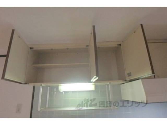 キッチン　キッチン上部収納