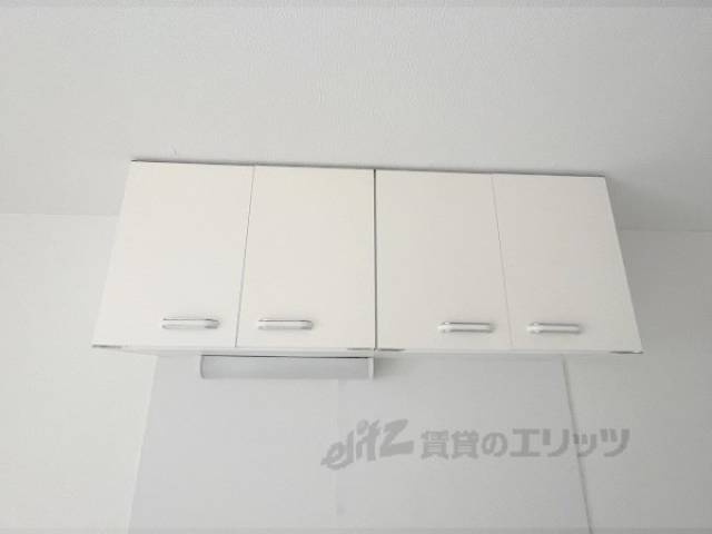 キッチン　上部収納