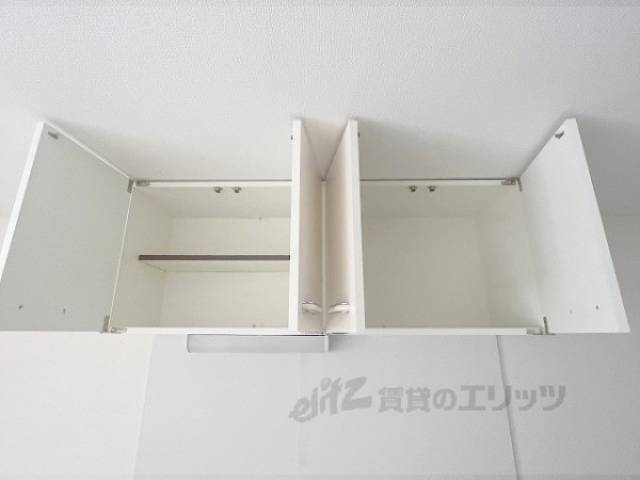 キッチン　上部収納