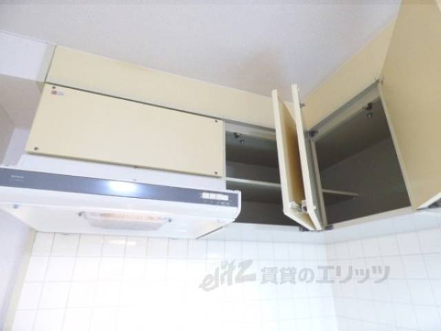 キッチン　キッチン上部収納