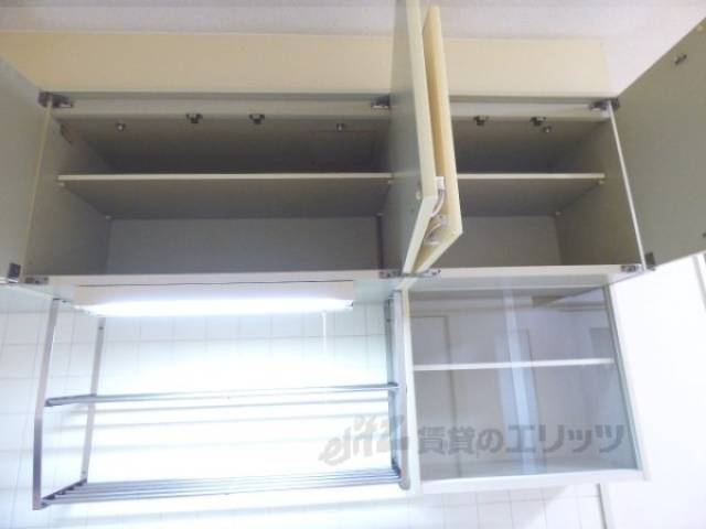 キッチン　キッチン上部収納