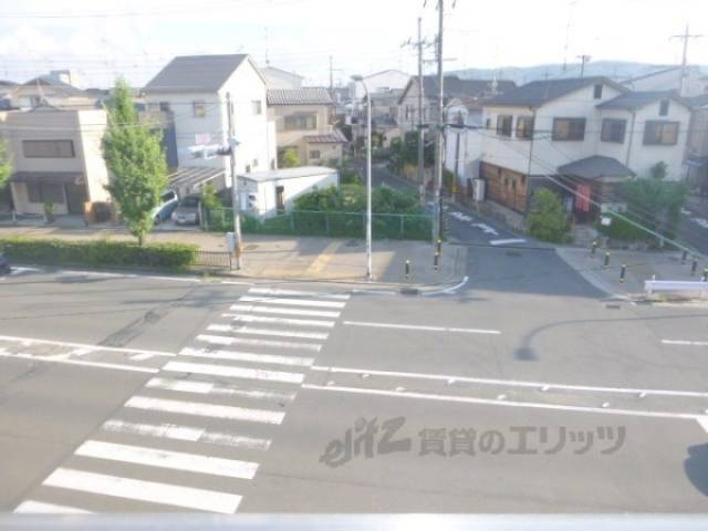 眺望　リビング側のベランダです。