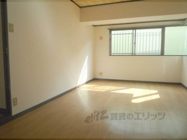 リビング　広くて明るいお部屋です・