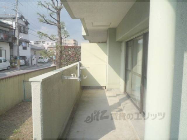 ベランダ　専用庭もついてます！