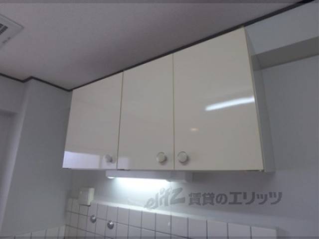 キッチン　キッチン上部収納
