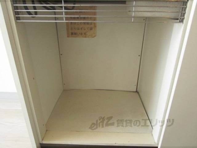 キッチン　冷蔵庫置き場