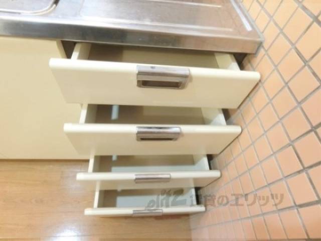 キッチン　下部収納