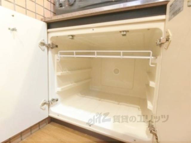キッチン　下部収納