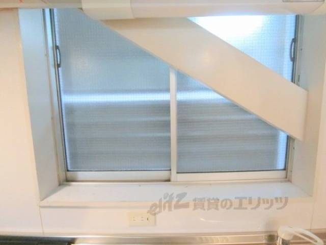 キッチン　窓