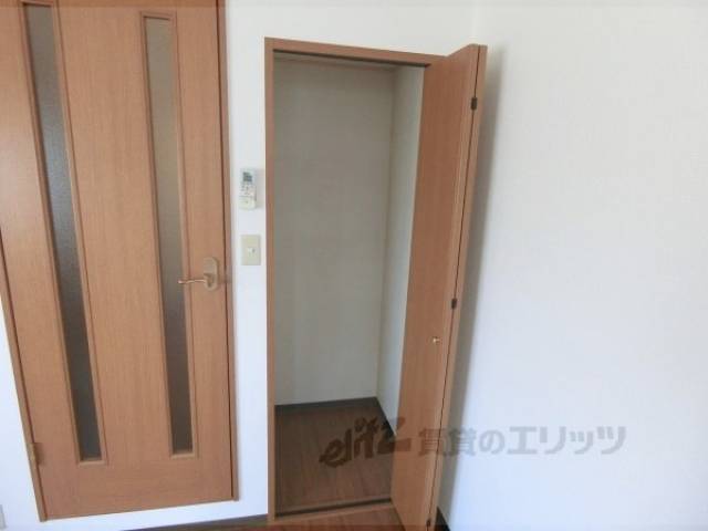 洋室　収納７帖