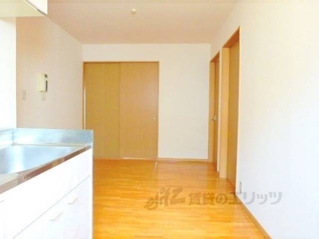 洋室　ダイニングキッチン