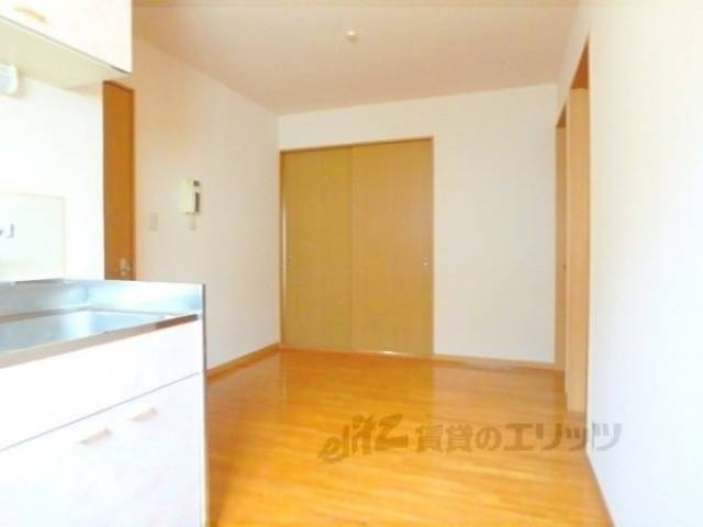 洋室　ダイニングキッチン