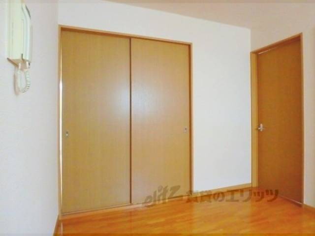 洋室　ダイニングキッチン