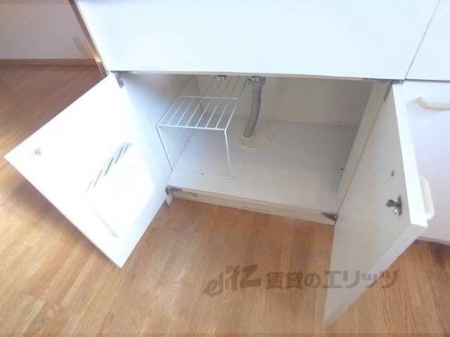 キッチン　シンク下の収納です