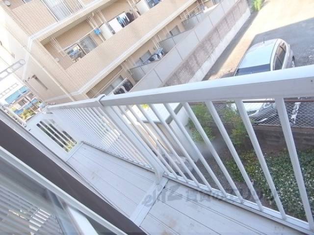 ベランダ　細長いベランダです