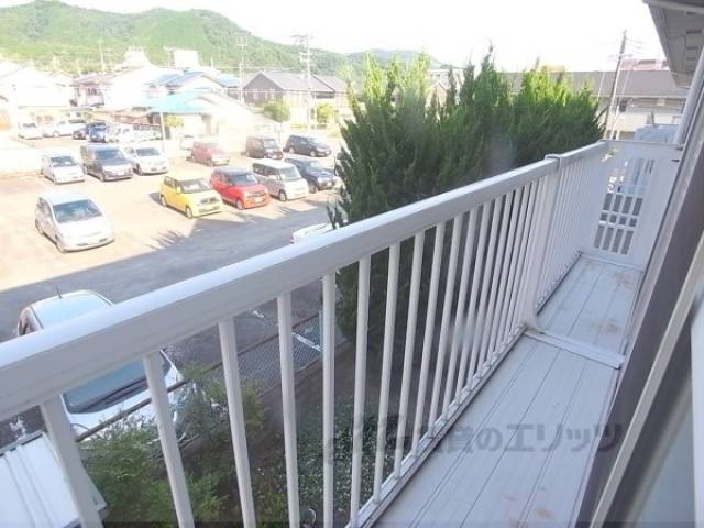 ベランダ　洋室二つ分もあります