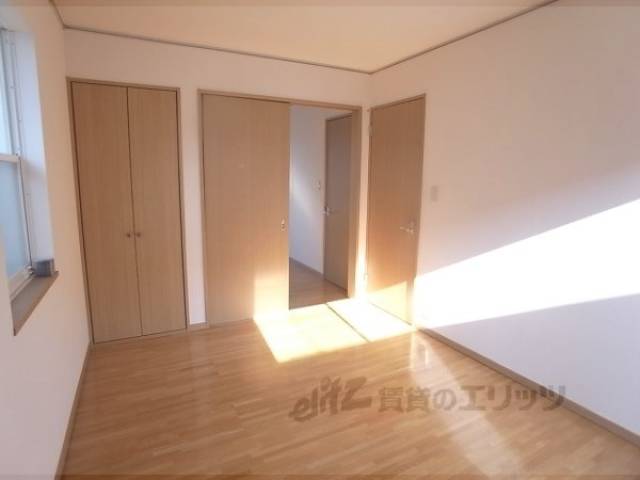 洋室　清潔感のあるお部屋です