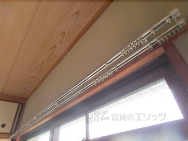 カーテンレール