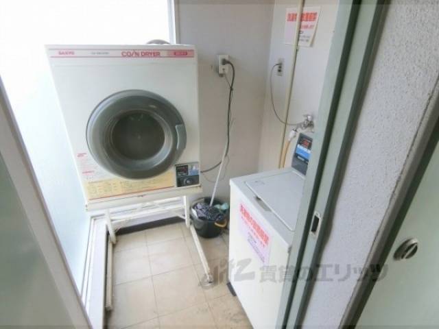 洗濯機置場　共用ランドリー
