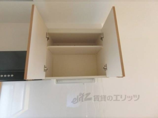キッチン　上部収納