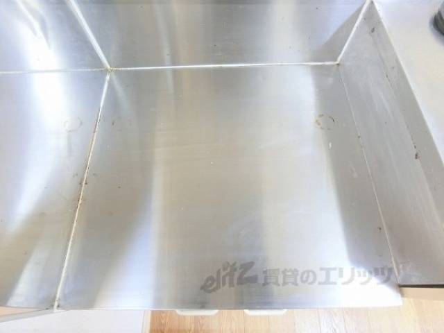 キッチン　コンロ置き場