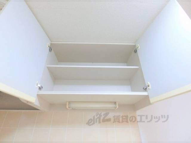 キッチン　キッチン上部収納