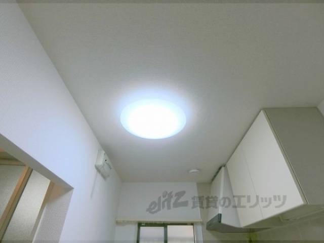 キッチン　照明