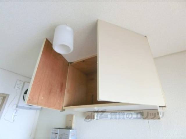 キッチン　上部収納