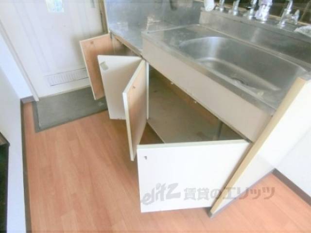 キッチン　下部収納