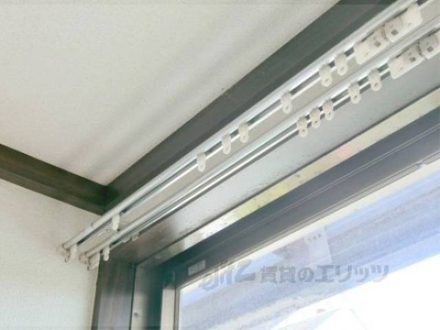 カーテンレール