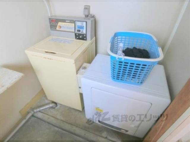 洗濯機置場　共同ランドリー