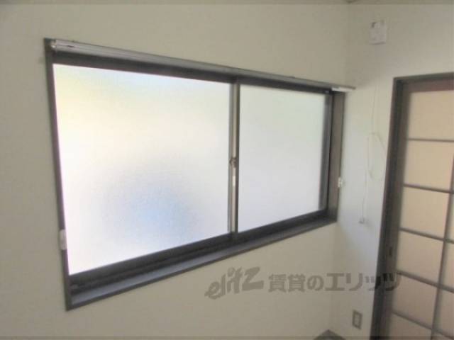 キッチン　キッチン窓