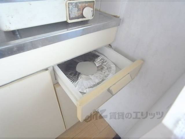 収納　キッチン下部引き出し