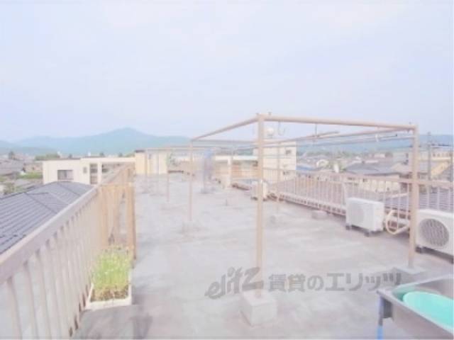 屋上洗濯物干し場