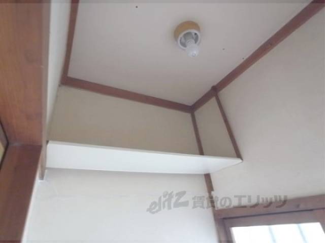 トイレ　上部棚