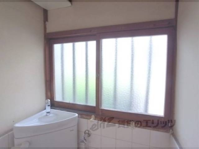 トイレ　採光窓