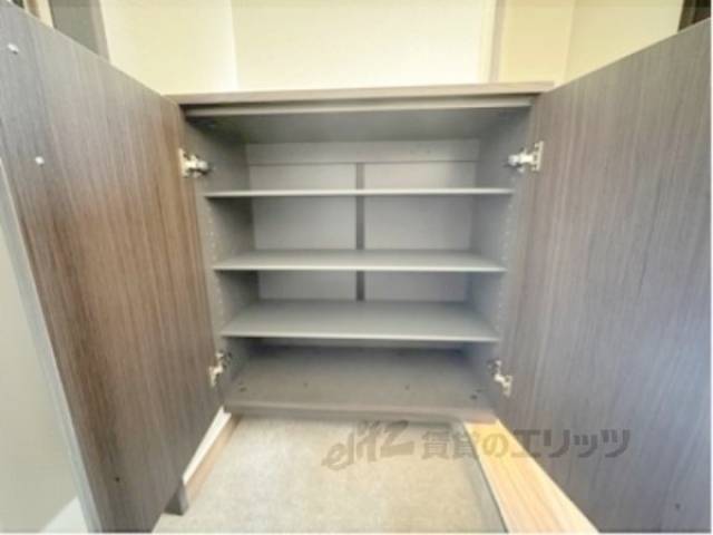 玄関　収納