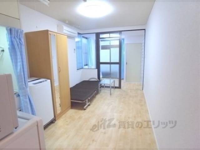 洋室　洋室8帖