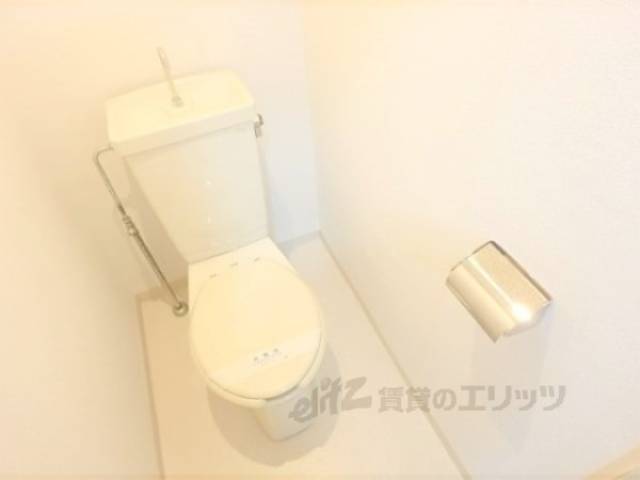 トイレ　綺麗に清掃済みです。