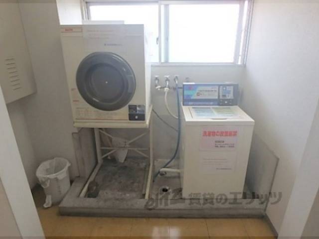 洗濯機置場　共同ランドリー