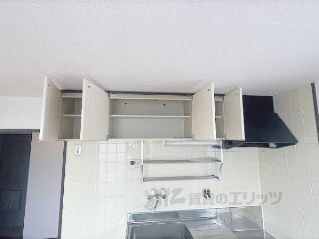 キッチン　上部収納