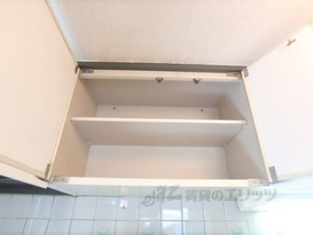 キッチン　上部収納