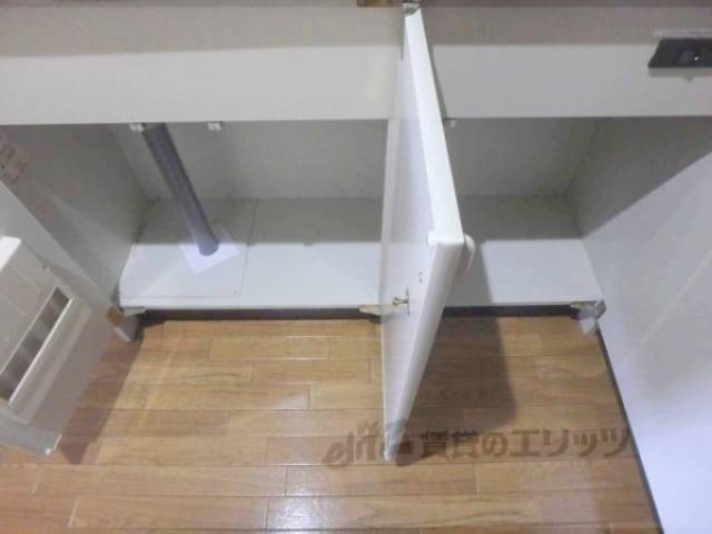 キッチン　収納下部