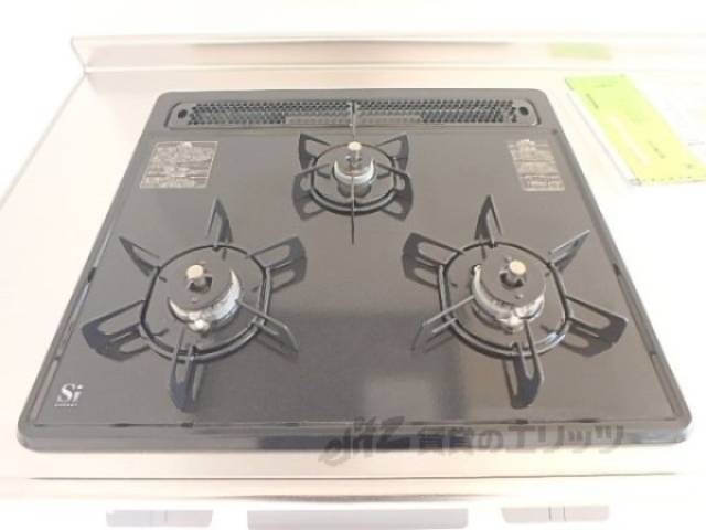 キッチン　ガス3口コンロ