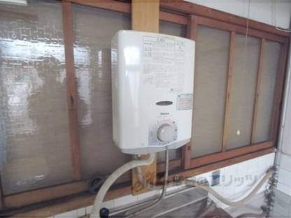 キッチン　瞬間湯沸かし器