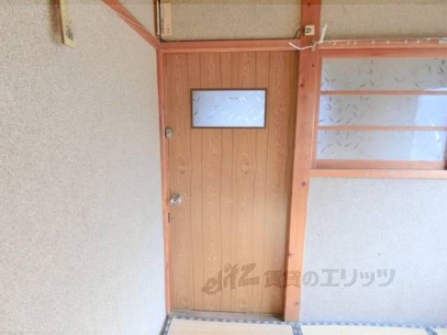 玄関　ドア