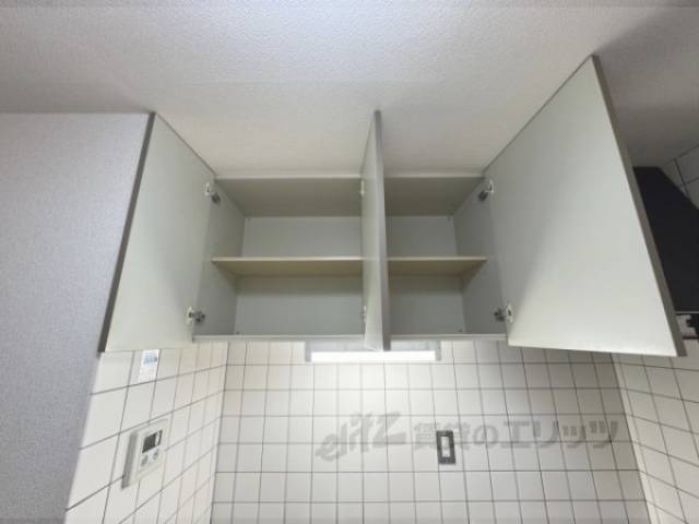 キッチン　上収納